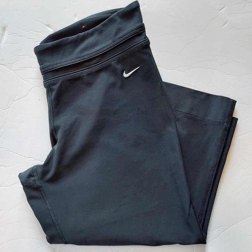 Nike Dri-Fit Black Capri Athletic Leggings Size M - Picture 2 of 11